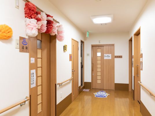 明るい廊下の様子