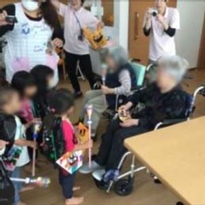 楽しげな交流の様子