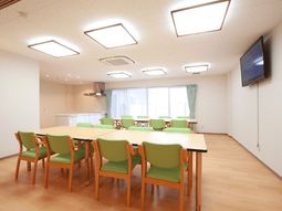 明るい食堂の一角