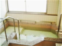 暖かい光の浴室