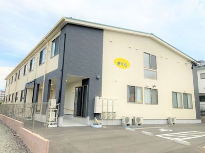 新しい外観の建物