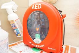 AEDと消毒スプレー設置