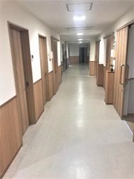 清潔な施設の廊下