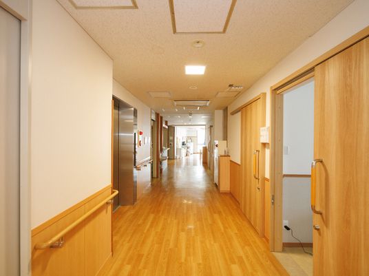清潔感ある廊下の様子