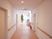 明るい清潔な廊下