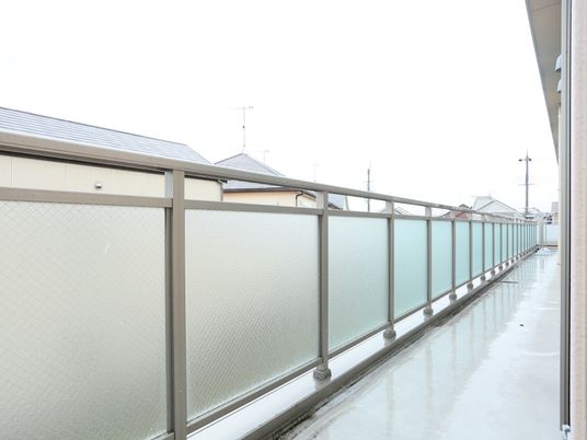  安全な床のバルコニー 