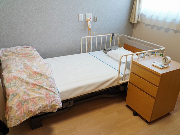 安全なベッドの居室