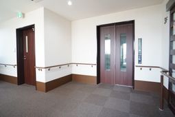 清潔感のある廊下の一角