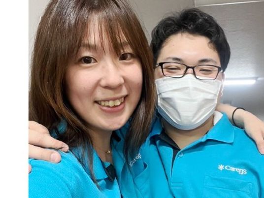 スタッフの笑顔の記念撮影  