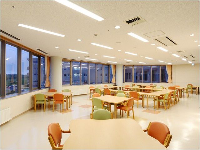 明るい食堂  