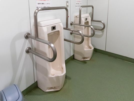 バリアフリー構造トイレ