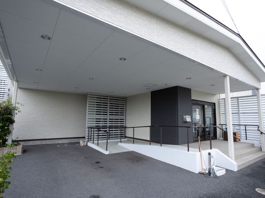 清潔なエントランス