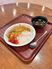 温かい料理のあるテーブル  