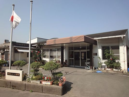 施設の正面玄関  