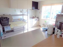 明るいキッチンスペース