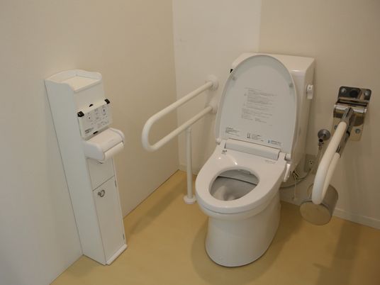 バリアフリー対応のトイレ