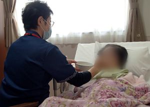 食事を提供する場面