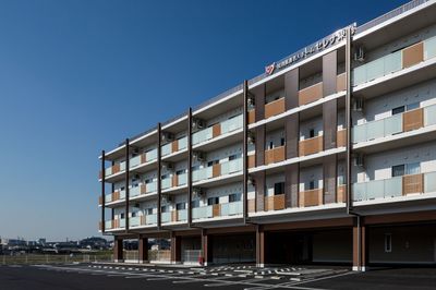 モダンな建物の外観