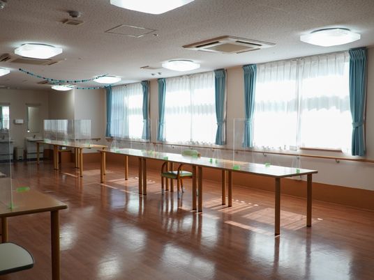 明るい空間のダイニングルーム