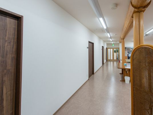 広々とした綺麗な廊下
