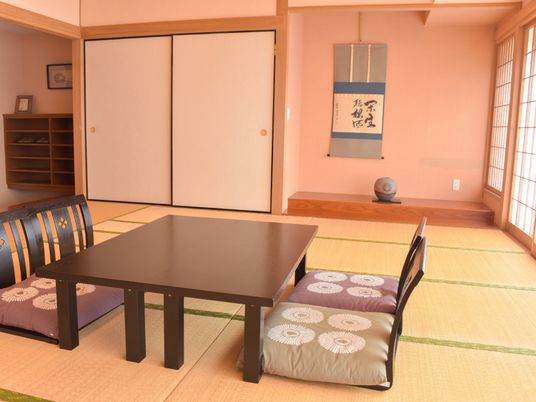 伝統的な日本の和室