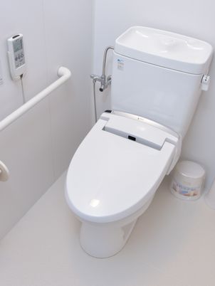 バリアフリー設計のトイレ