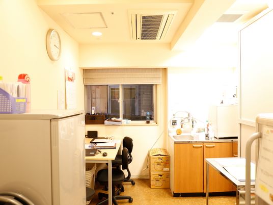 スタッフルームの明るい様子