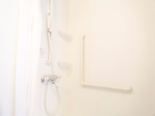 浴室の安全ハンドル
