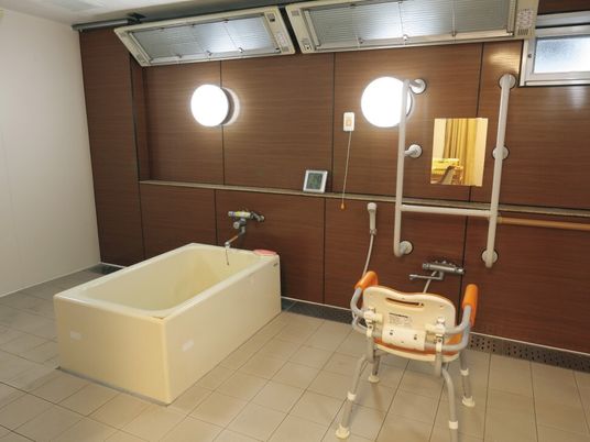 バリアフリーの浴室設備