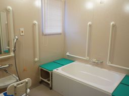 バリアフリーの浴室設備