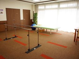 明るい機能訓練室