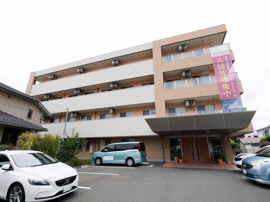 施設の外観を撮影したもの