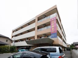 多階層の建物外観