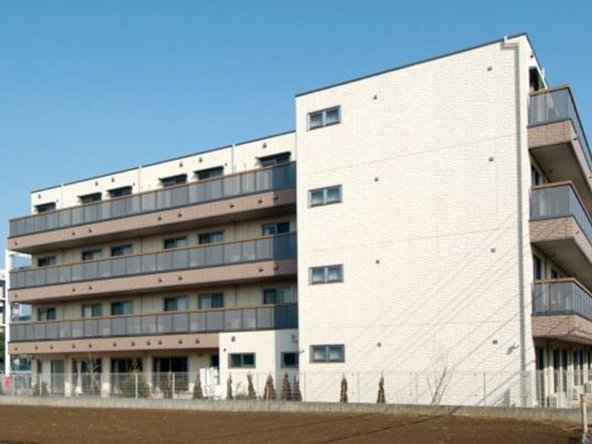 多階層の建築外観
