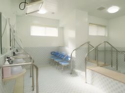 清潔な浴室スペース