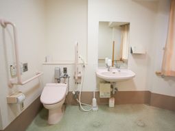 バリアフリーのトイレ設備