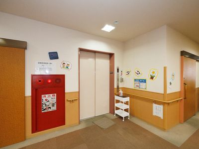廊下の明るい様子