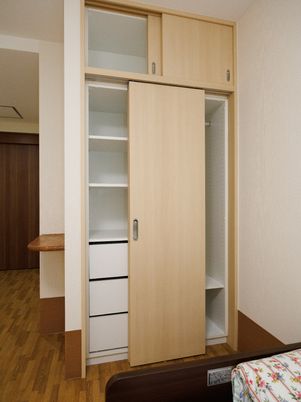開かれたクローゼット