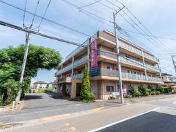 都会の立派な建物外観