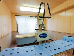 浴室のリフト機器