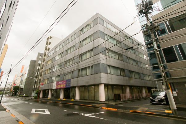 都市のコンクリート建物
