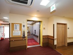 温かみのあるエレベータホール