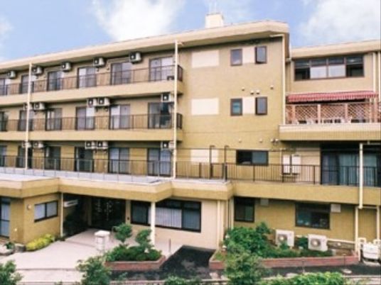 ゆったりした外観の建物