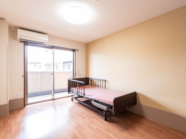 明るい居室 居室 採光と通風を確保した居室です。個々の空間で快適な時間を過ごせる設計となっております。