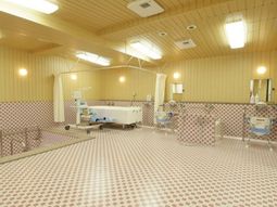 清潔感ある明るい浴室