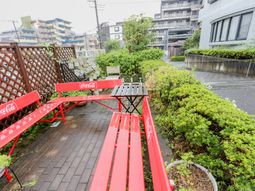 緑あふれるテラス席