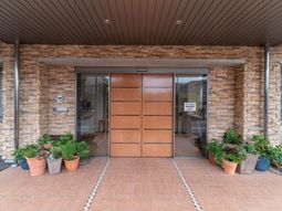 エントランスの外観