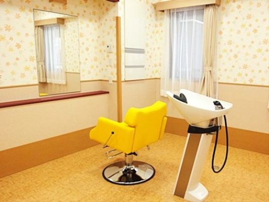理美容室のイスとシャンプー台
