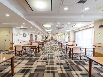 広々とした快適ダイニング