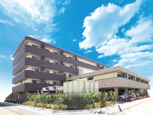青空と立派な建物